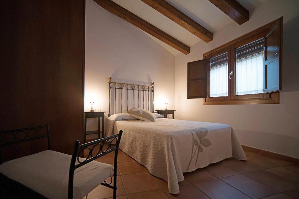 Apartamentos Casa Vidal Adahuesca Habitación foto